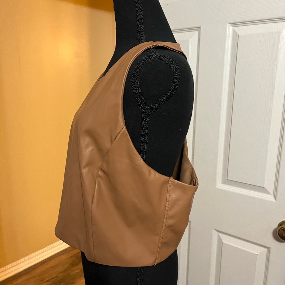 Tahari Women's Brown Sleeveless Blouse - Picture 2 of 6